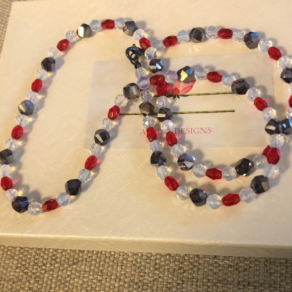 Beautiful beaded necklace - Picture 2 of 6